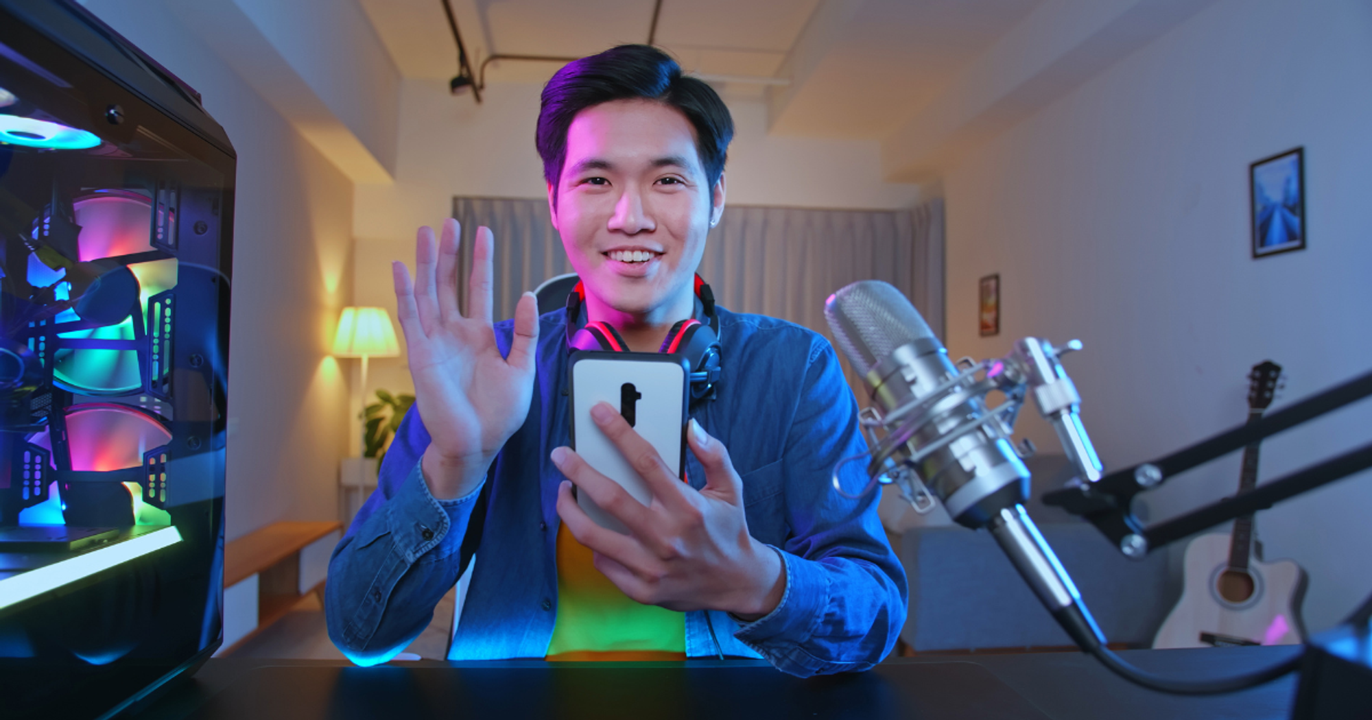 What Is The Difference Between Live Chat and Chatbot