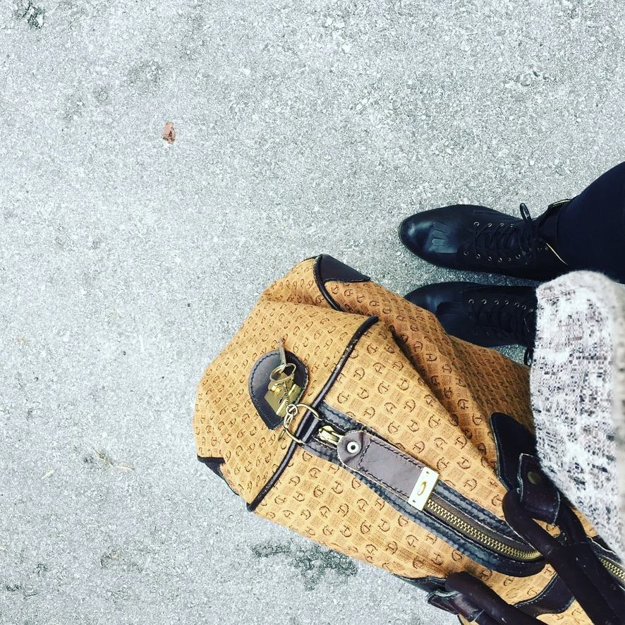 Travel light | en route somewhere, 2018. Courtesy TheArtGorgeous.