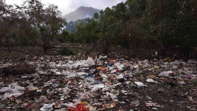 Zone de déchetterie illégale à Banyuwangi (Rendra Rafsanjani Arifin / EcoRanger)