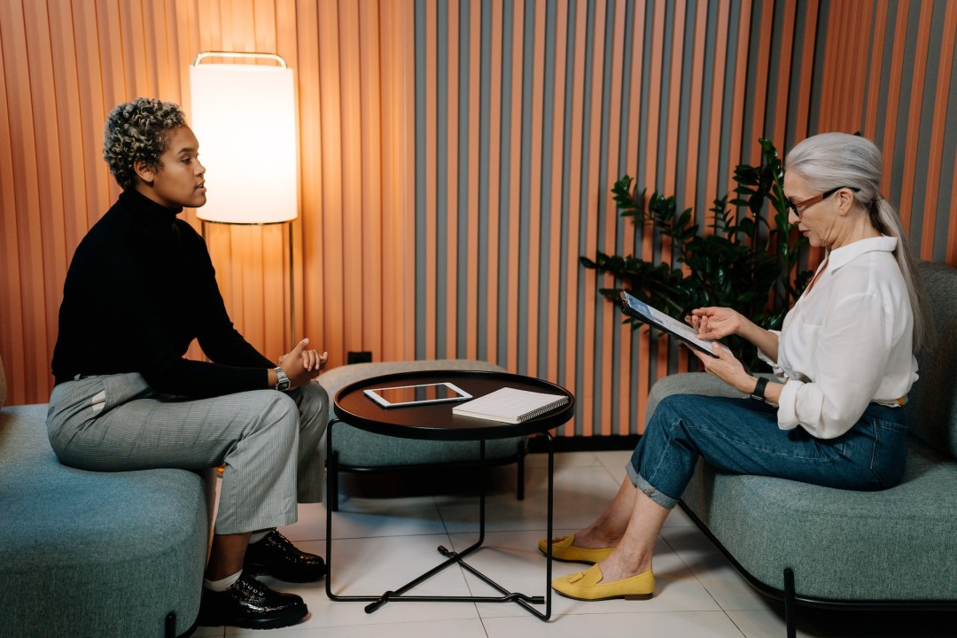 How to discuss leaving a toxic job in interviews