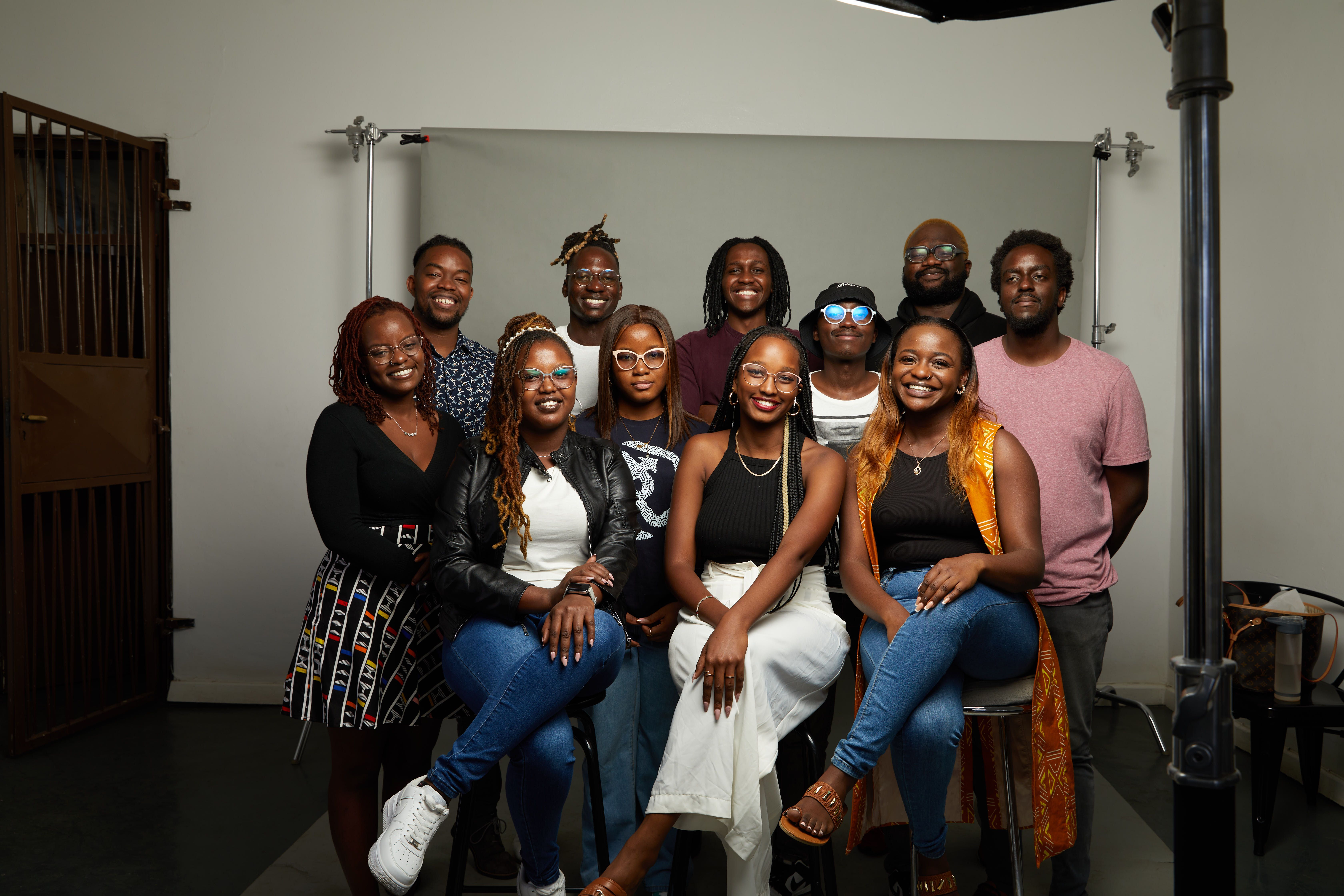 Alison & Gidi were tired of all the photos. 😐 😆