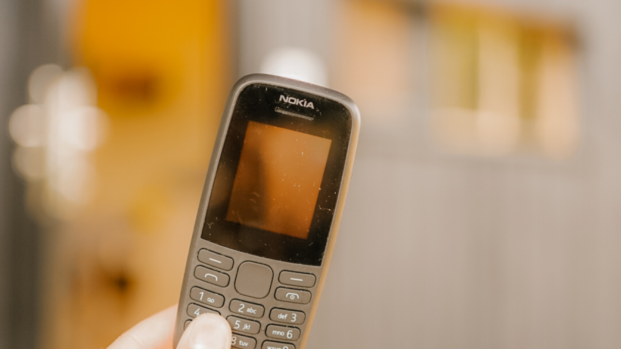 Digital Detox: Downgrade to a dumbphone
