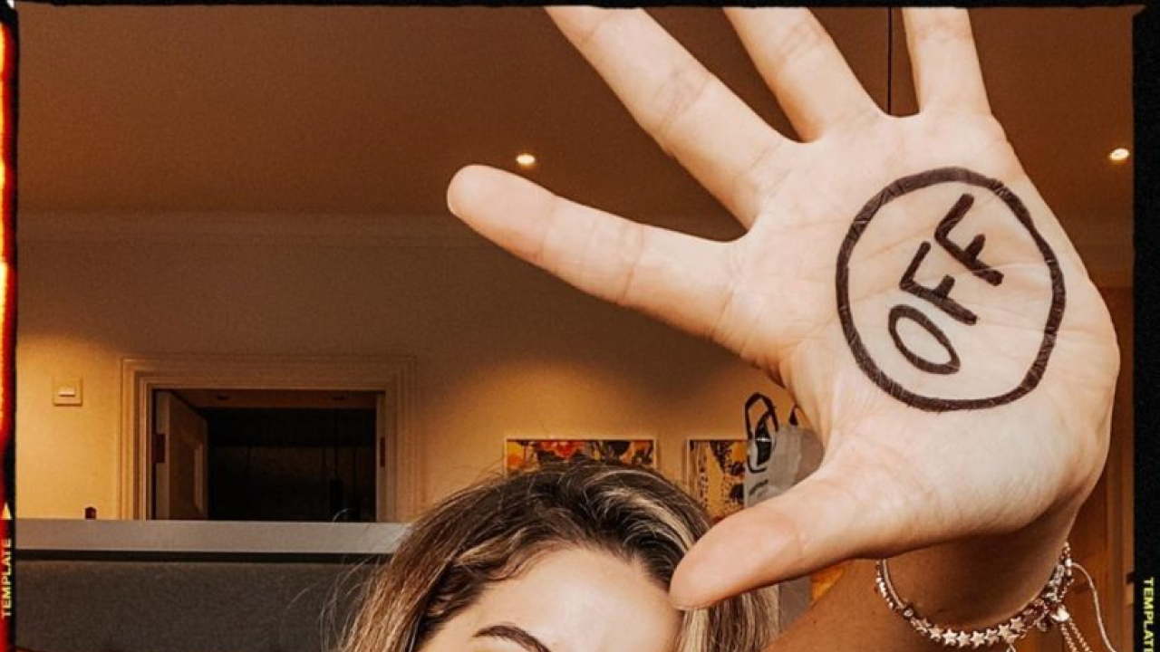 Zoella switching OFF for Digital Detox Day